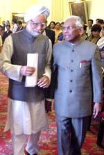 Shri. K R Narayan & Dr Manmohan Singh.